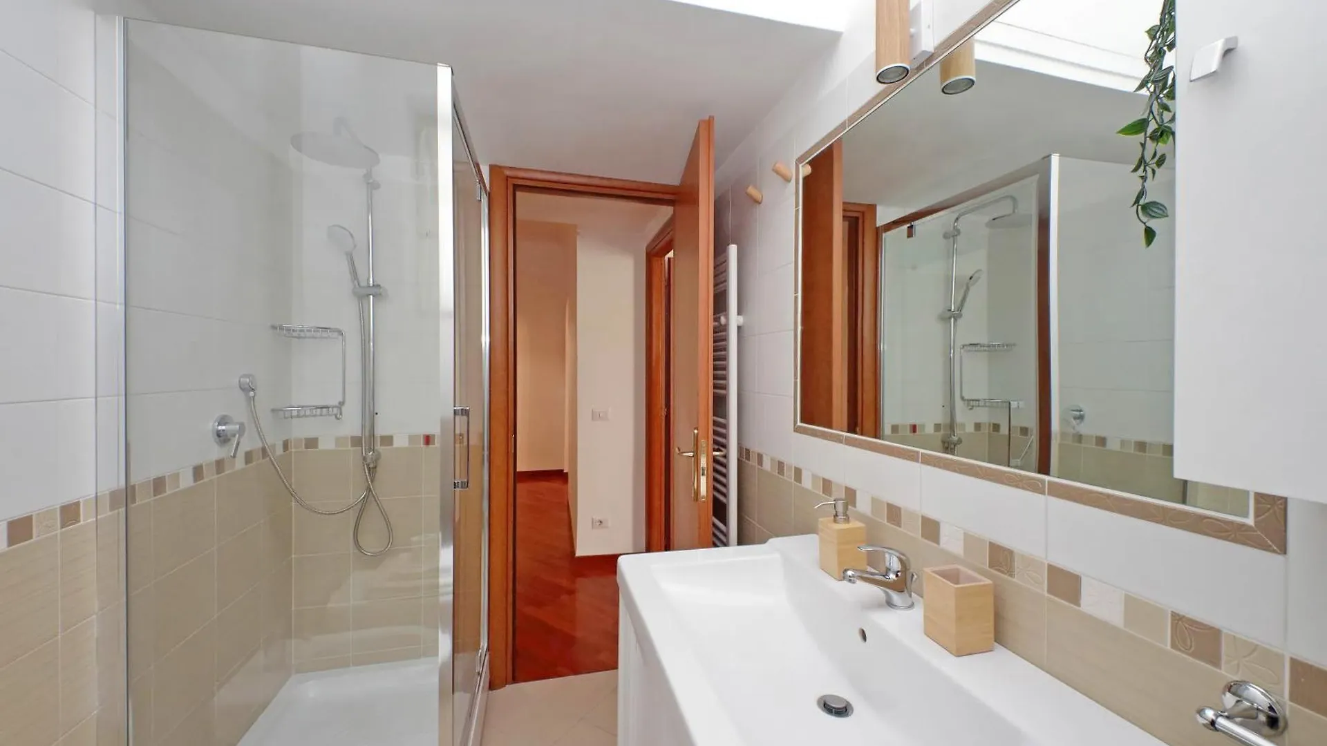 Ruggero'S Home Rzym Apartament
